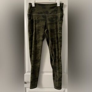 #1610 - Fety Green Camo High Waist Athletic Leggings Pockets Yoga